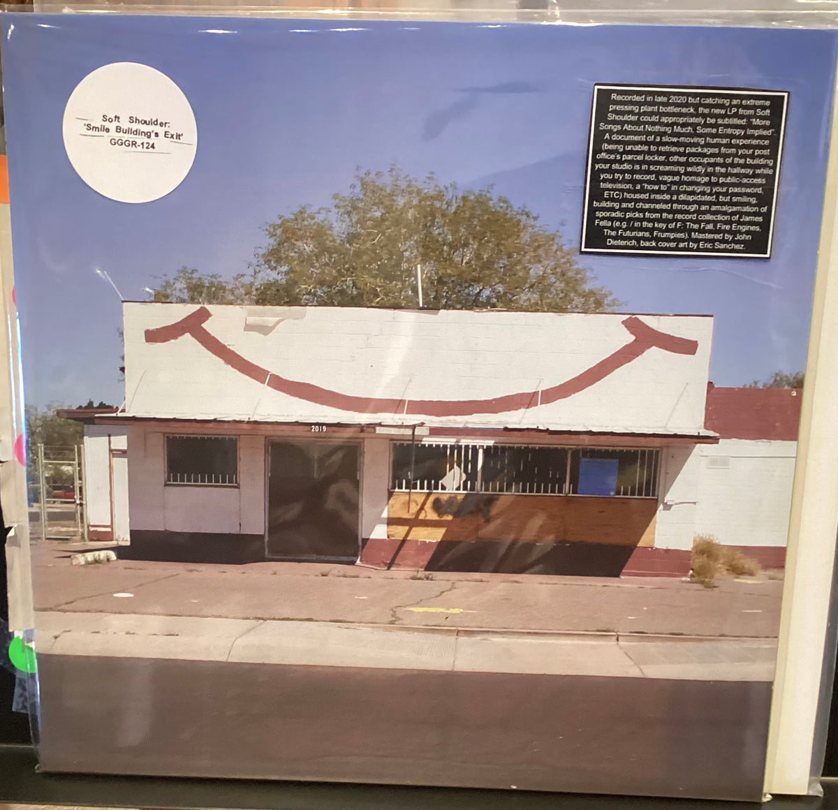 SOFT SHOULDER - SMILE BUILDING'S EXIT LP