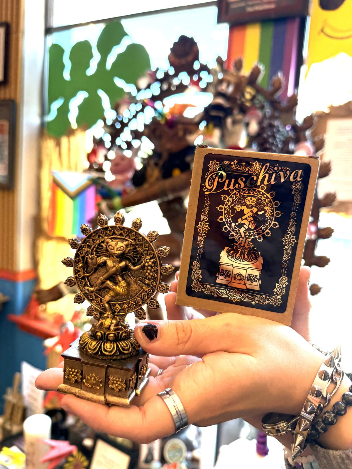 Resin Puschiva Figurine W/ Mirror Puschiva Sticker Box