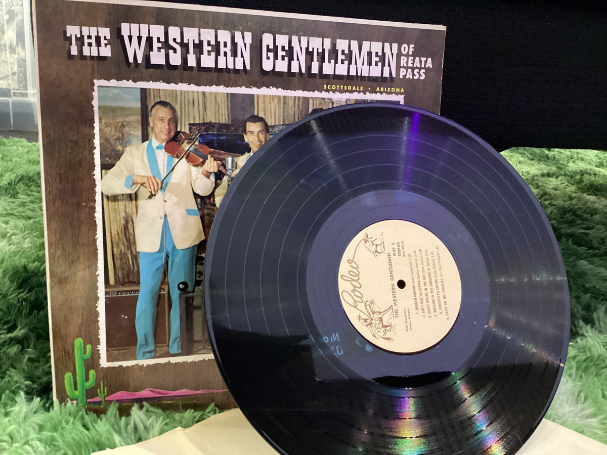 [USED]  THE WESTERN GENTLEMEN Of Reata Pass LP