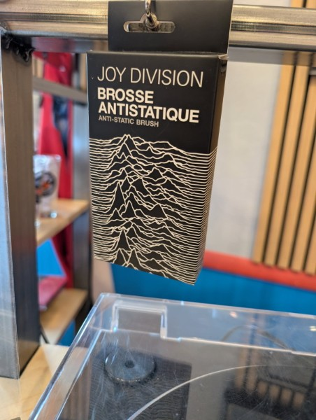 Joy Division's Anti-Static Brush - Brosse Antistatique